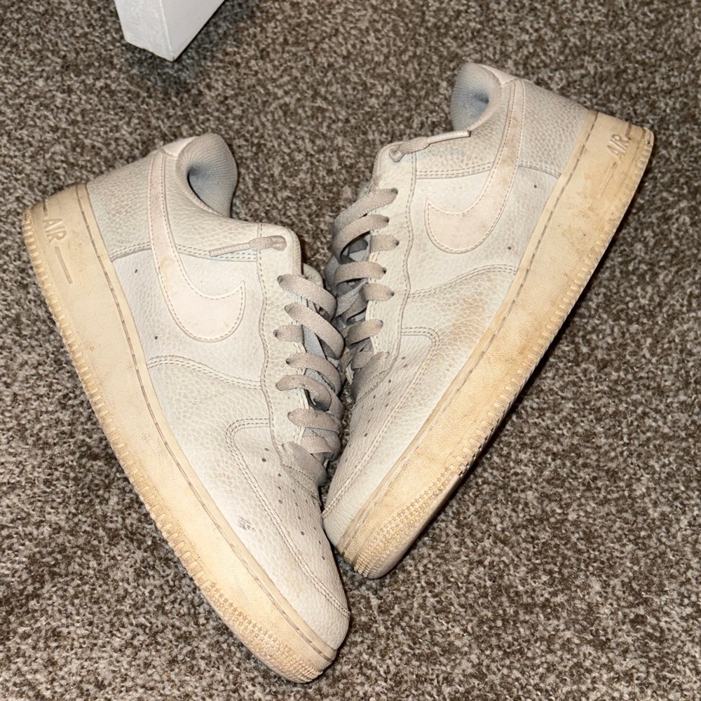 Nike Beige Textured Sneakers